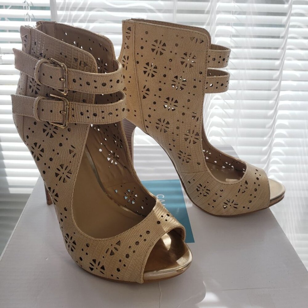 BNWT Beige and gold Crochet style Aldo heels BRAND NEW with tags Size 8